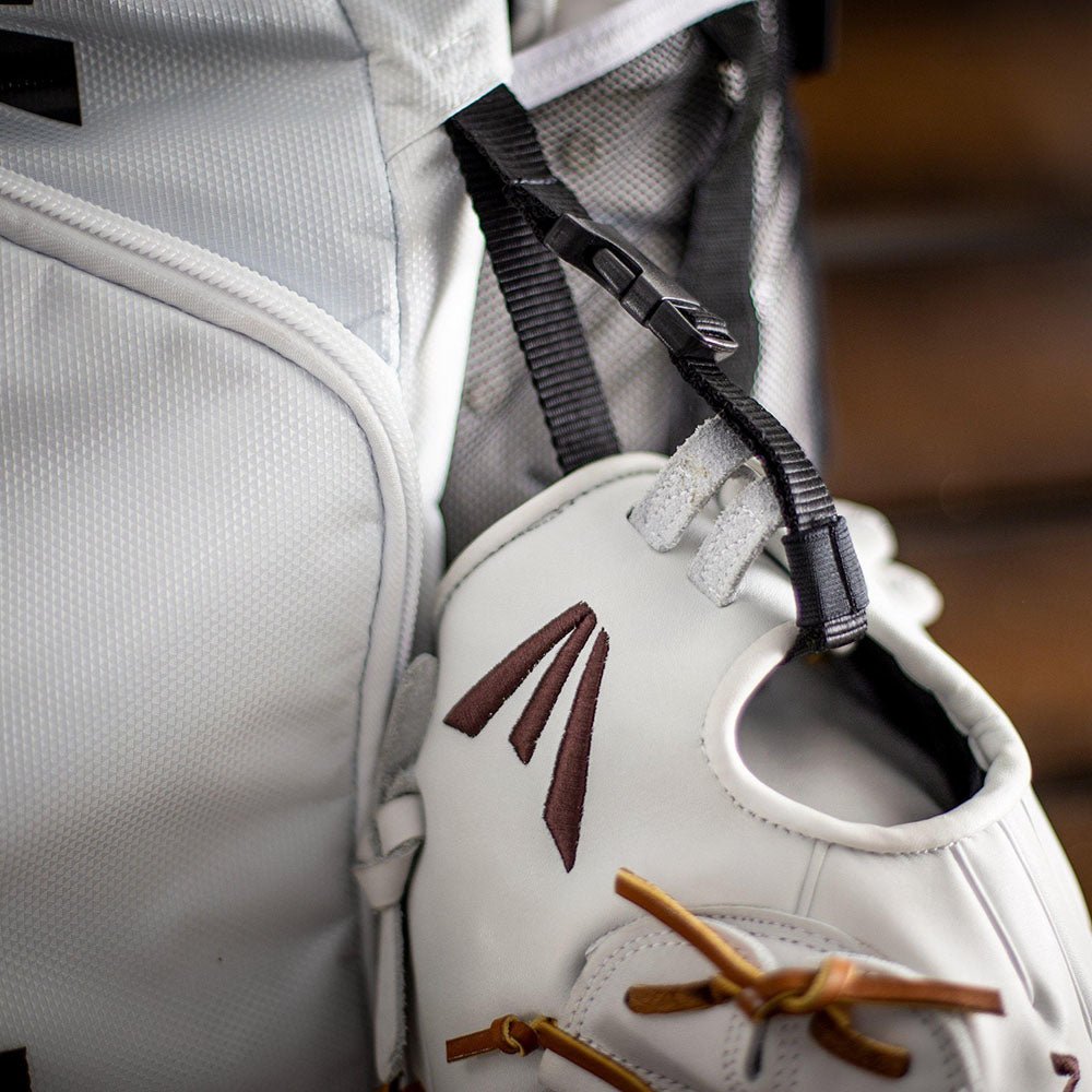 Mochila Receptor Easton Jen Schro_Blanco__Sports Zona